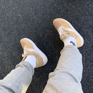 Meet your Posher, Leivi